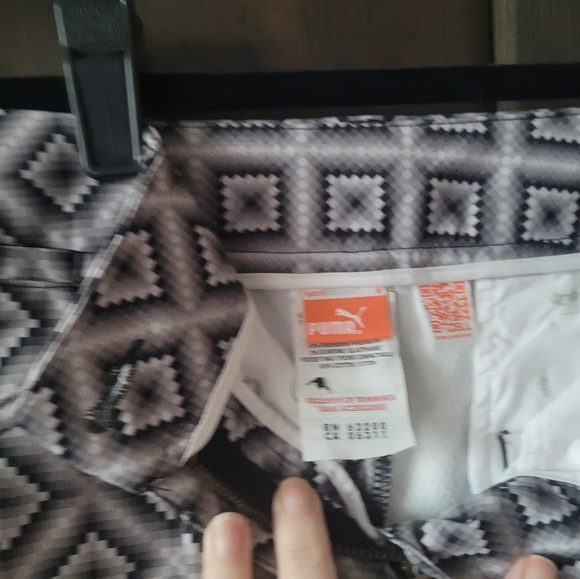 EUC Puma golf shorts sz M - Picture 3 of 4